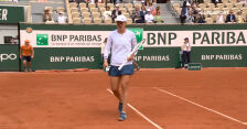 Świątek przełamała Kovinić w 11. gemie 2. seta w Roland Garros