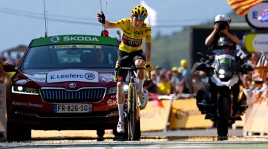 Lider Tour de France w wielkim stylu wygrał ostatni górski etap. Koniec złudzeń Pogaczara