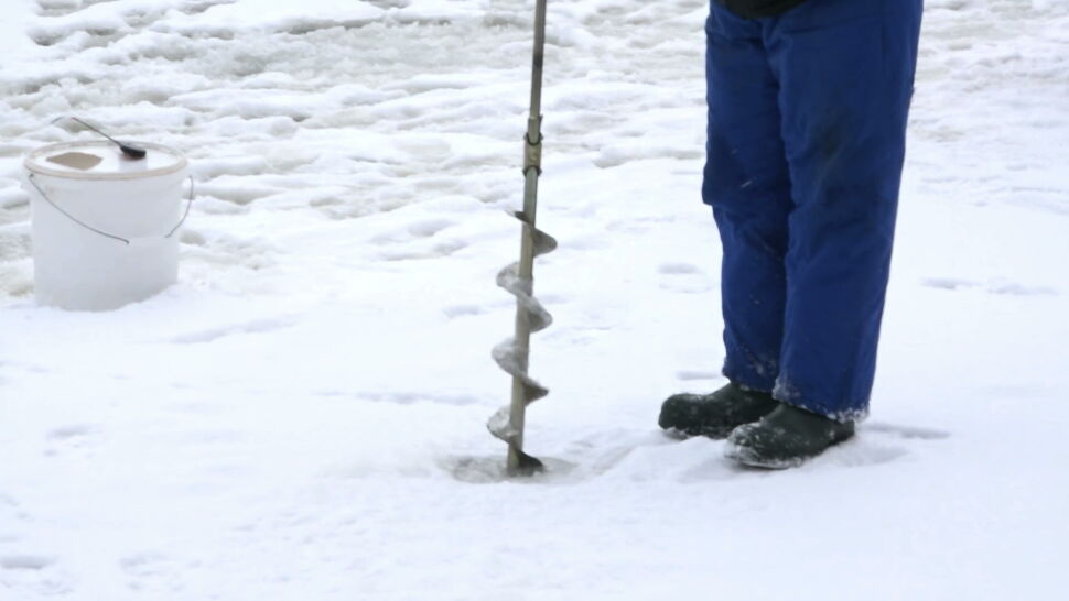 "Nie ma bezpiecznego lodu". WOPR przestrzega przed wchodzeniem na lód zamarznięte zbiorniki