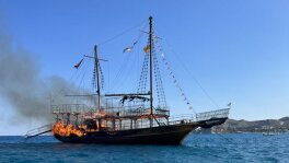 Pożar statku w Grecji